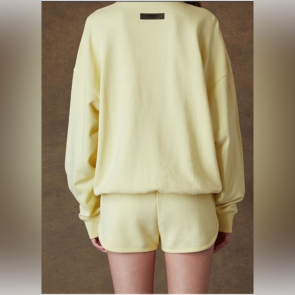 Fear of God Essentials Women's Canary Shorts NWT Small - Picture 5 of 11